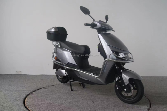 Motocicletta elettrica ad alta velocità da 800W 48v 60v con caratteristiche personalizzate e freno a disco